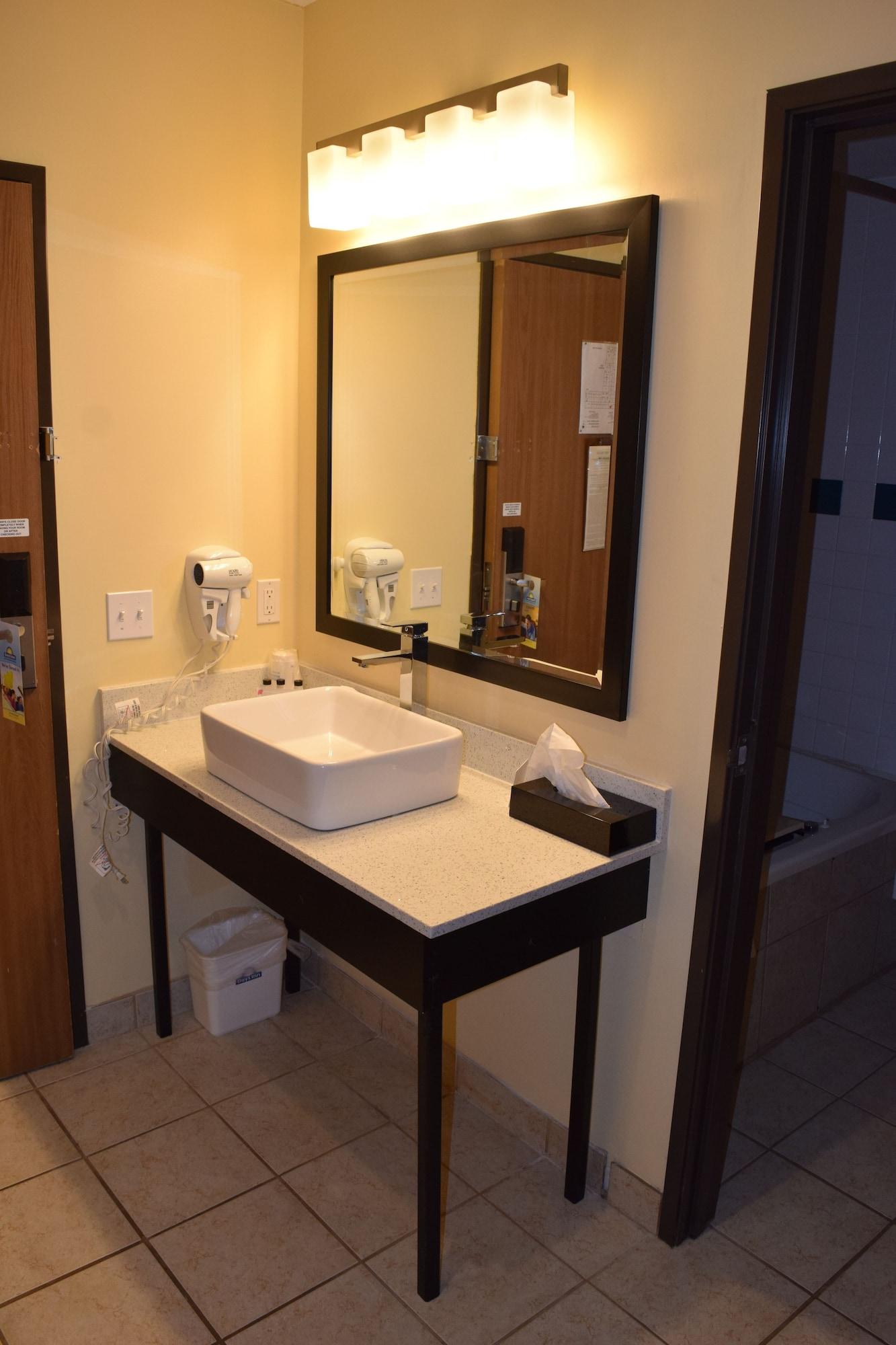 Days Inn By Wyndham Cadillac Exteriér fotografie