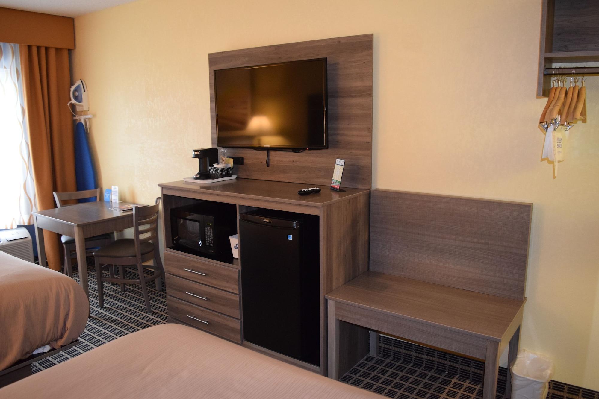 Days Inn By Wyndham Cadillac Exteriér fotografie