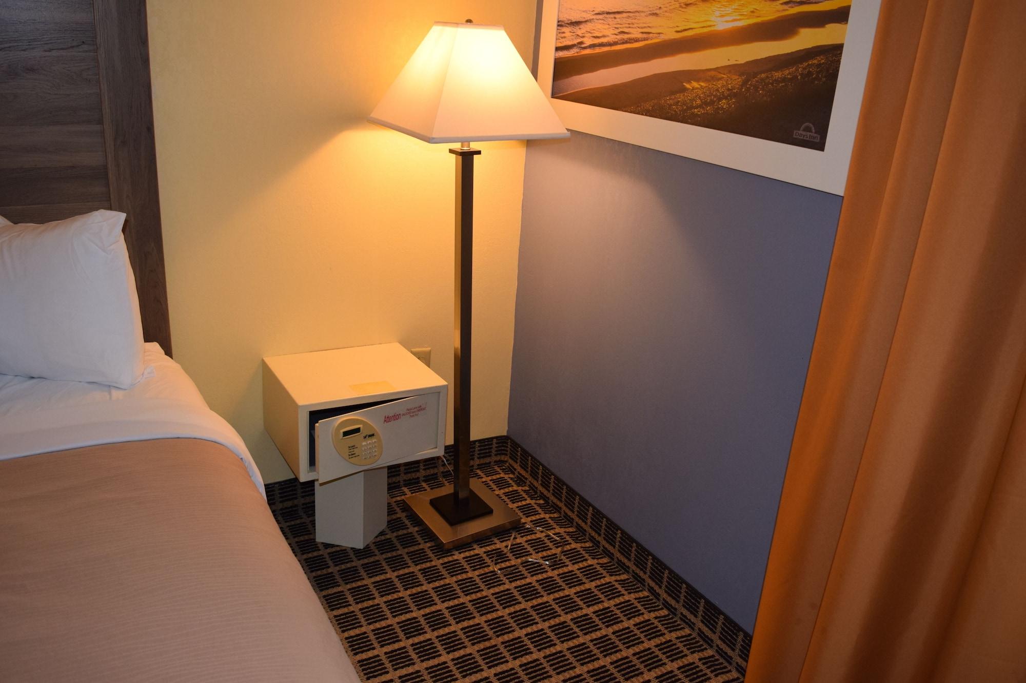 Days Inn By Wyndham Cadillac Exteriér fotografie