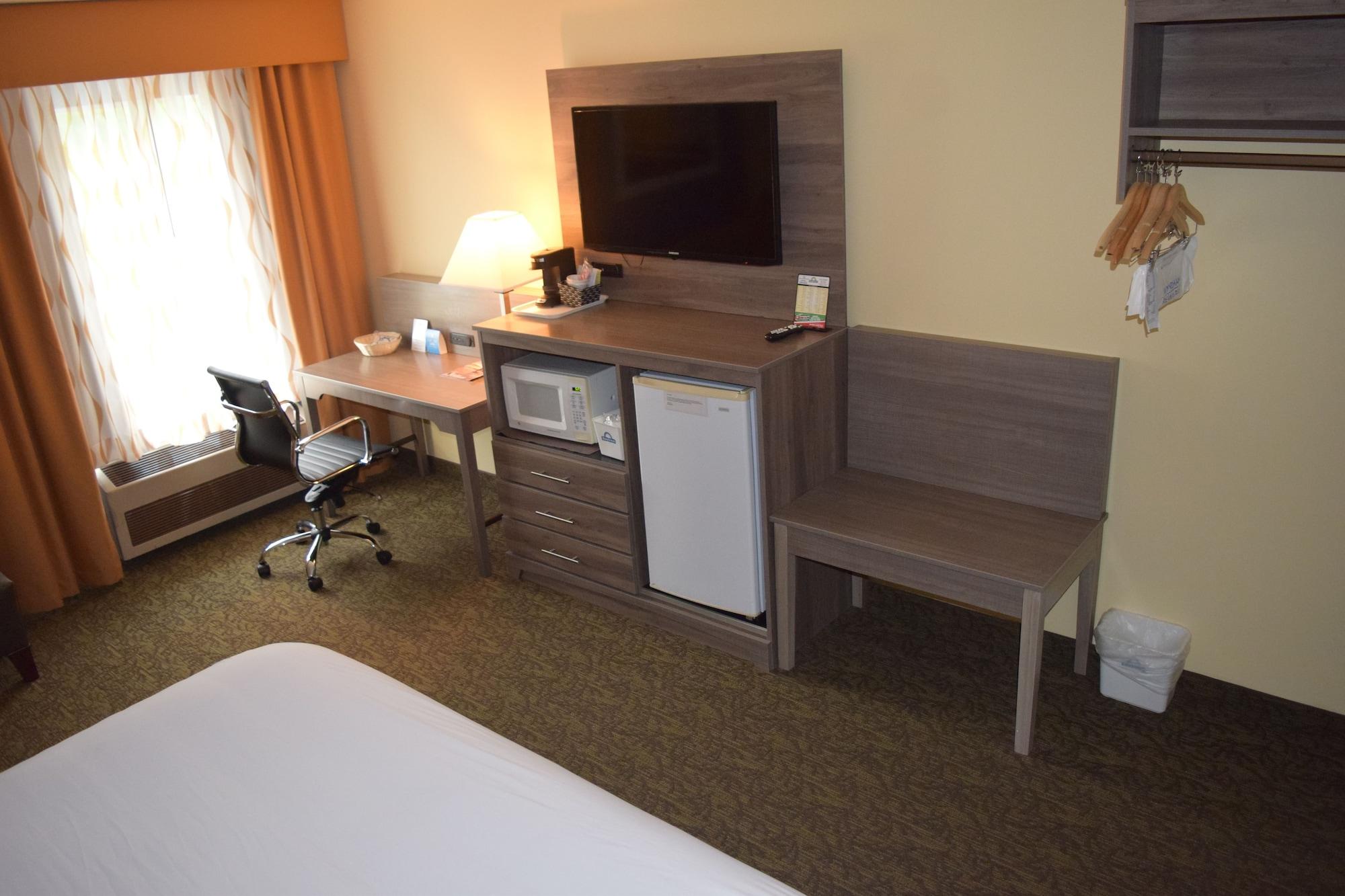 Days Inn By Wyndham Cadillac Exteriér fotografie