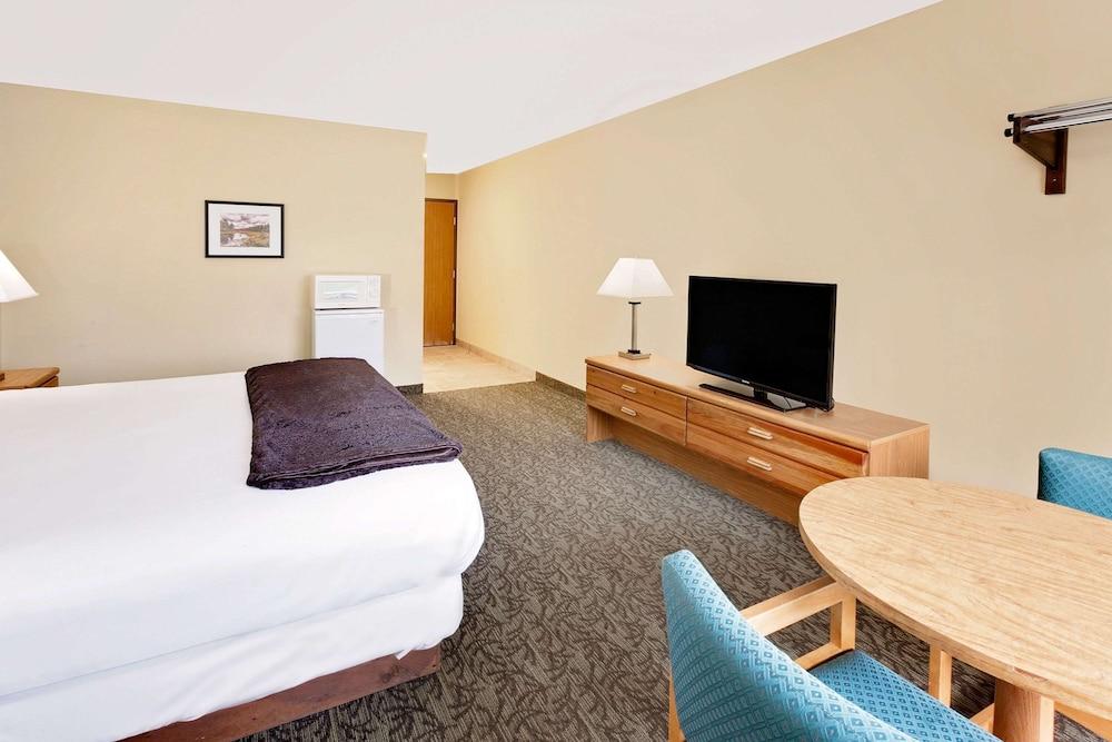 Days Inn By Wyndham Cadillac Exteriér fotografie
